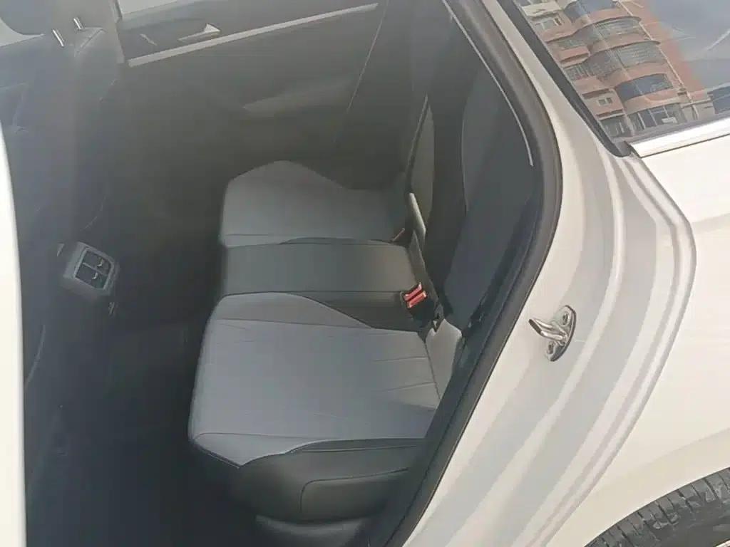 2023 Volkswagen Lavida Facelift 1.5L Automatic Five Million Edition — миниатюра 17