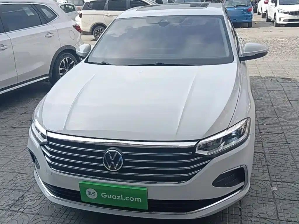 2023 Volkswagen Lavida Facelift 1.5L Automatic Five Million Edition — миниатюра 3