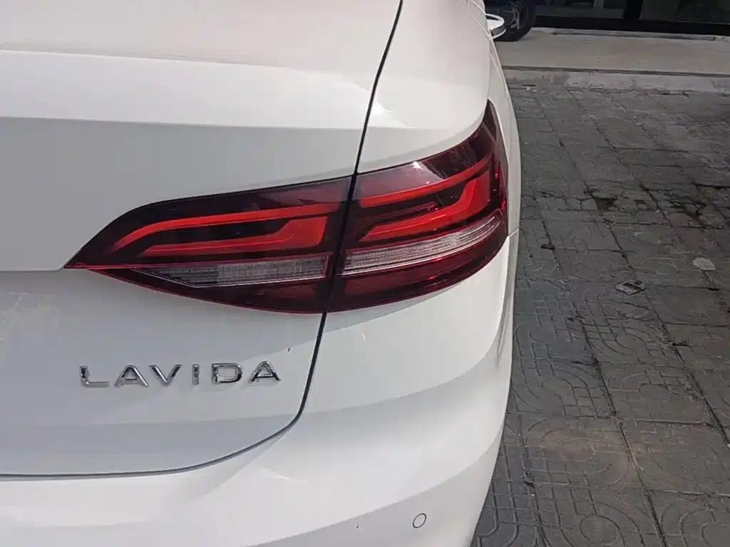 2023 Volkswagen Lavida Facelift 1.5L Automatic Five Million Edition — миниатюра 8