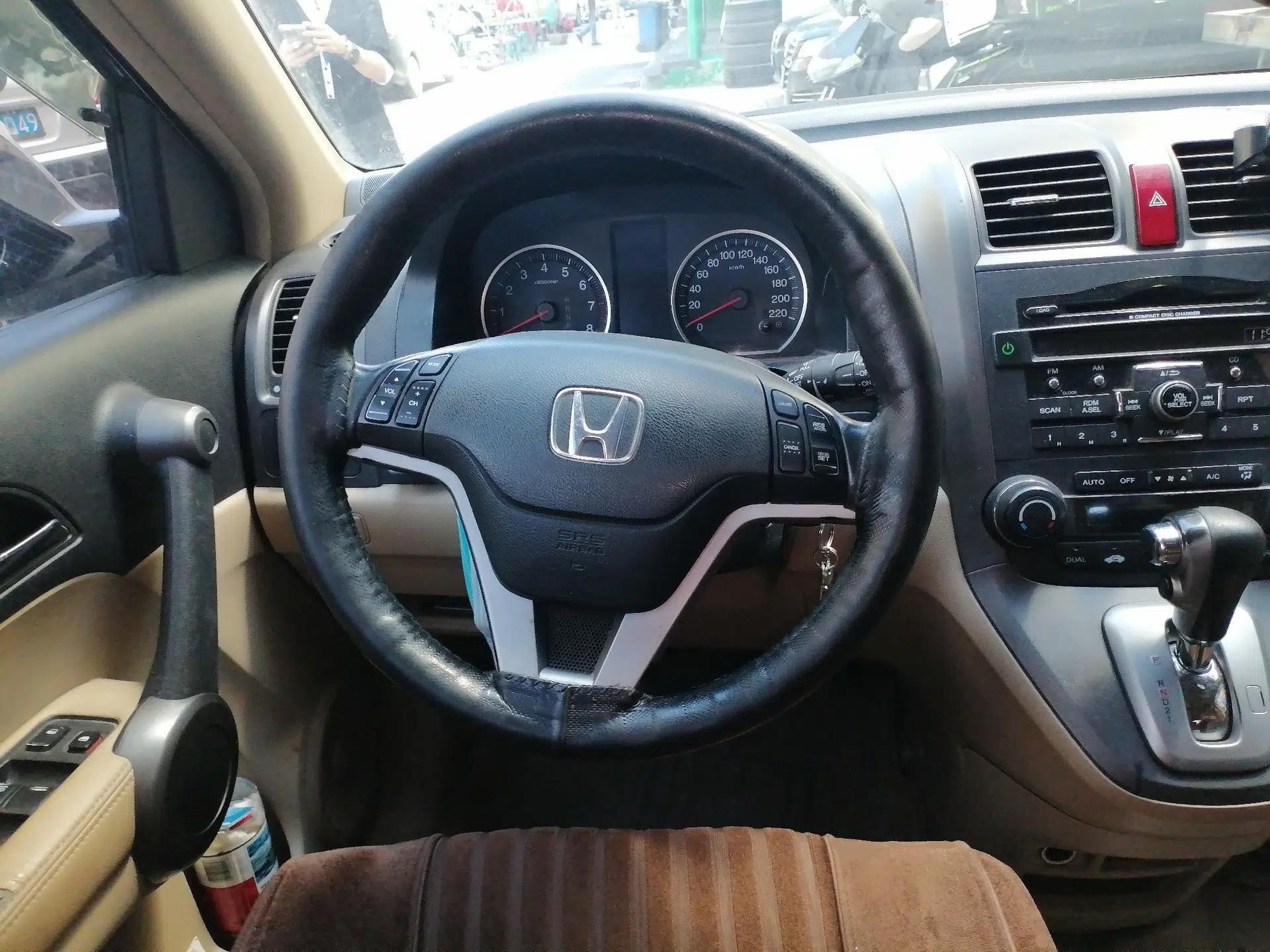 Honda CR-V 2010 2.4L automatic four-wheel drive luxury version — миниатюра 10