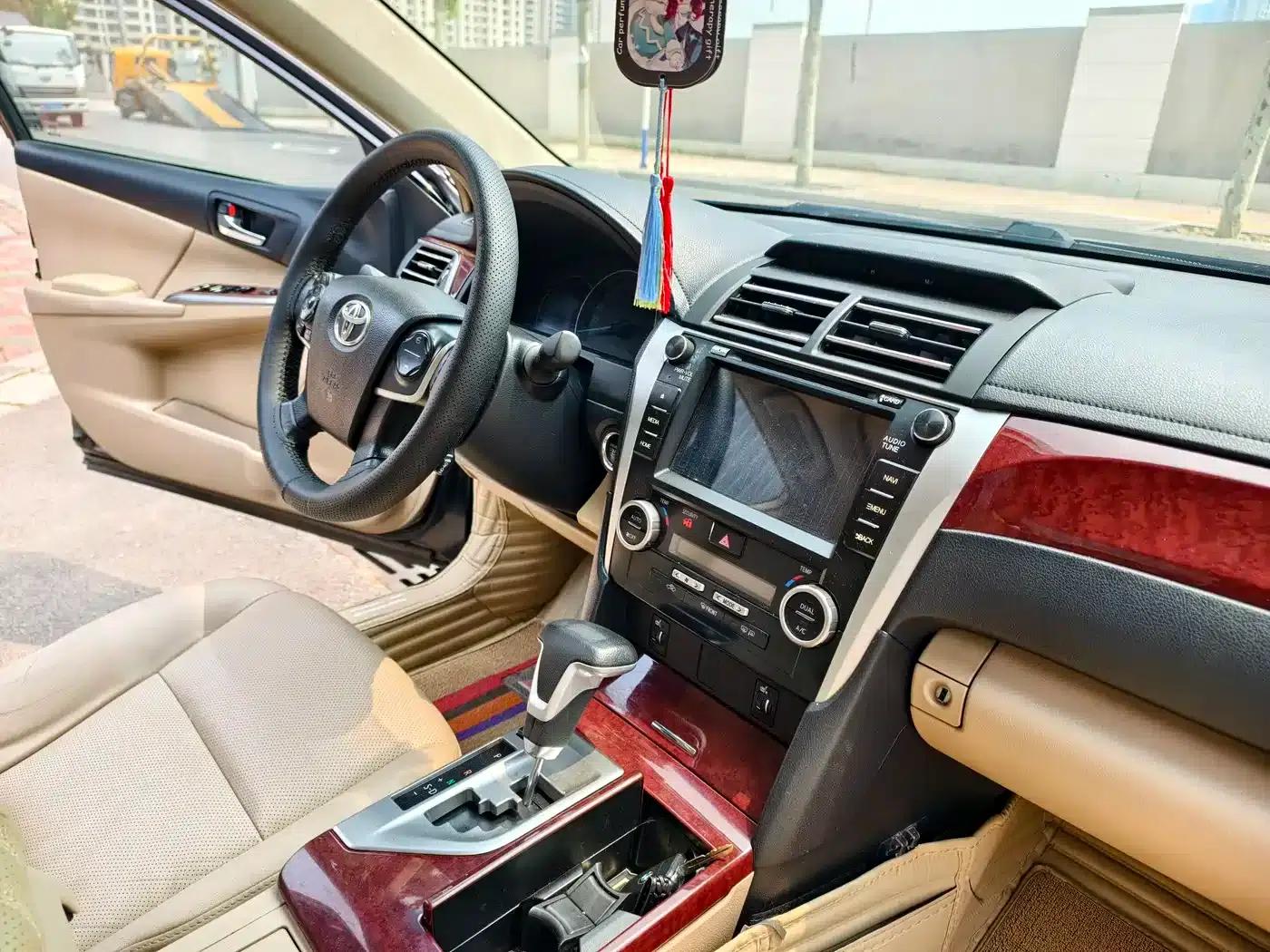 2012 Camry 2.5G Luxury Edition — миниатюра 15