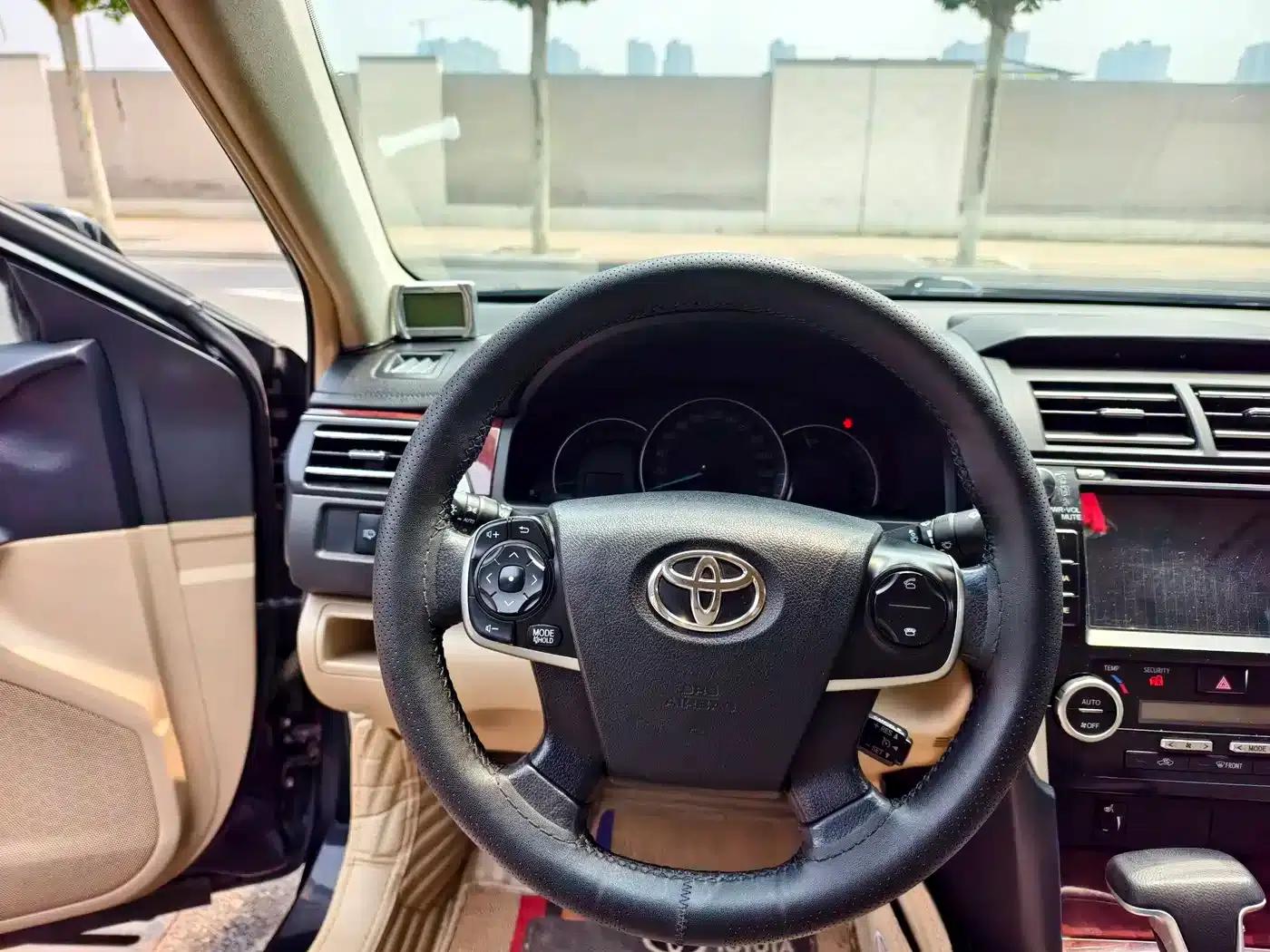2012 Camry 2.5G Luxury Edition — миниатюра 10