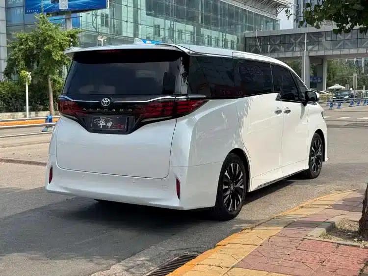 2024 Alphard Hybrid 2.5L Premium Edition — миниатюра 2