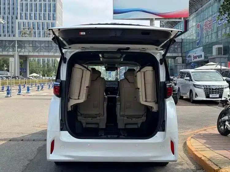 2024 Alphard Hybrid 2.5L Premium Edition — миниатюра 5