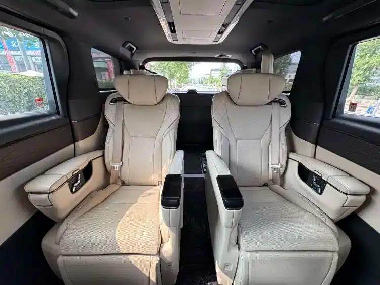 2024 Alphard Hybrid 2.5L Premium Edition — миниатюра 6