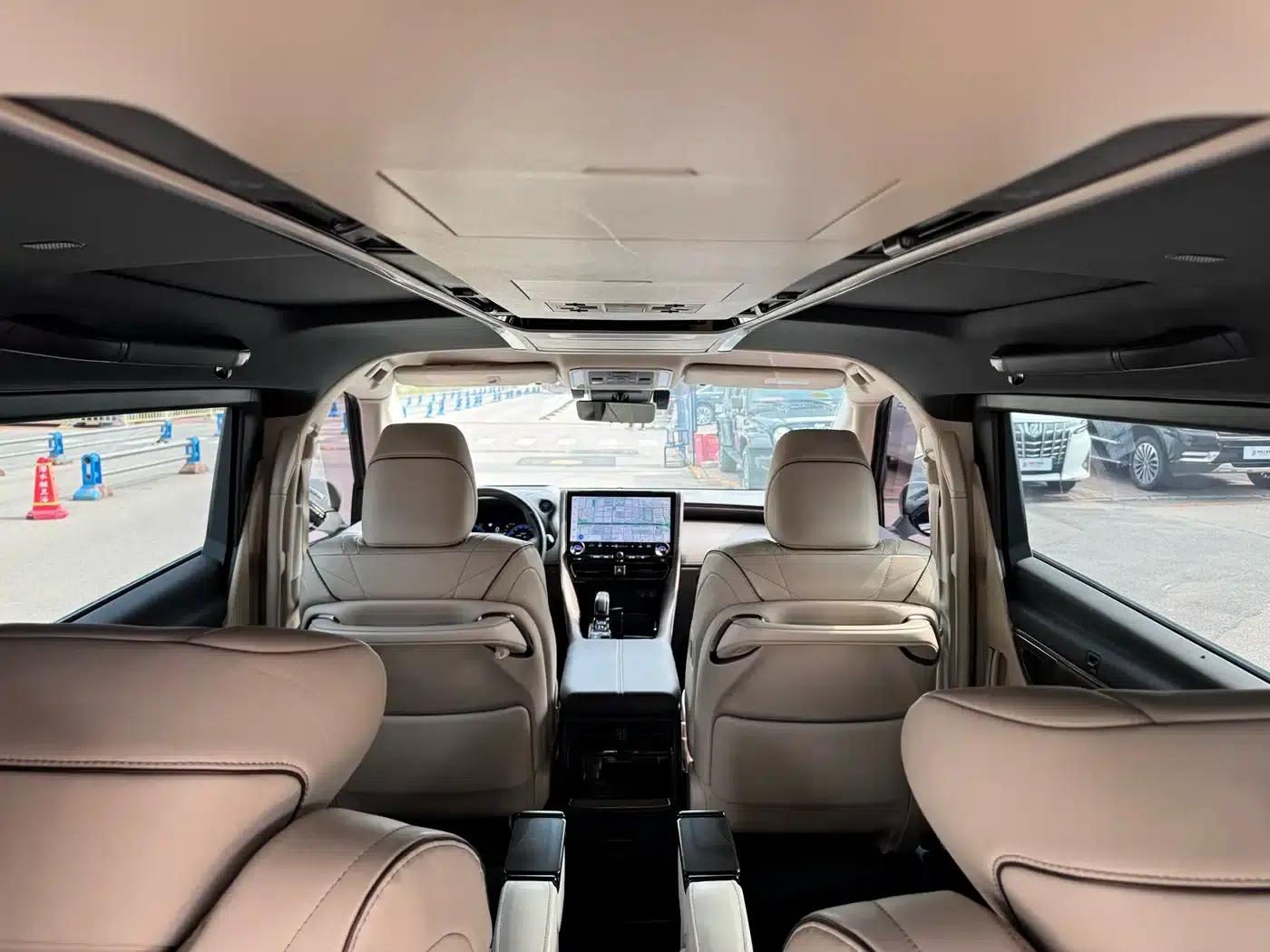 2024 Alphard Hybrid 2.5L Premium Edition — миниатюра 9
