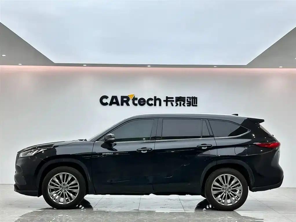 2022 Toyota Highlander Hybrid 2.5L AWD Premium 7-Seater — миниатюра 2