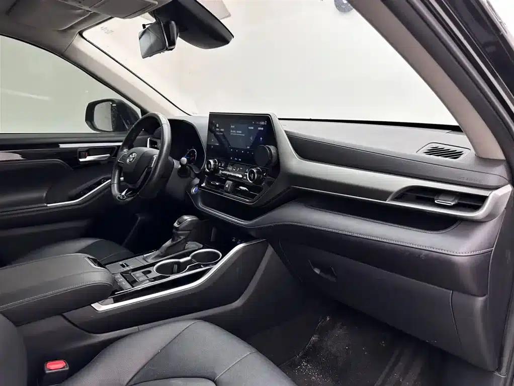 2022 Toyota Highlander Hybrid 2.5L AWD Premium 7-Seater — миниатюра 11