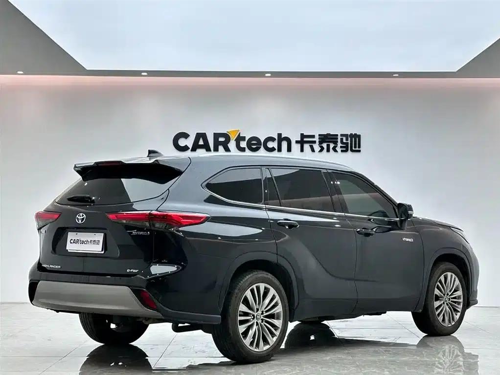 2022 Toyota Highlander Hybrid 2.5L AWD Premium 7-Seater — миниатюра 5