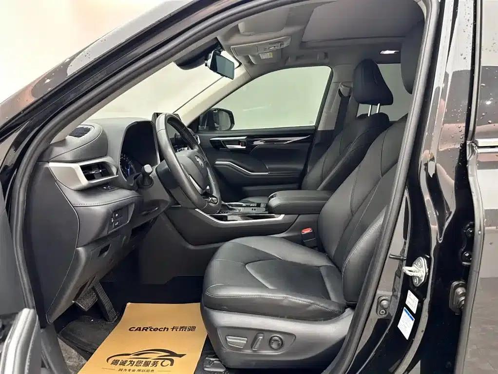2022 Toyota Highlander Hybrid 2.5L AWD Premium 7-Seater — миниатюра 8