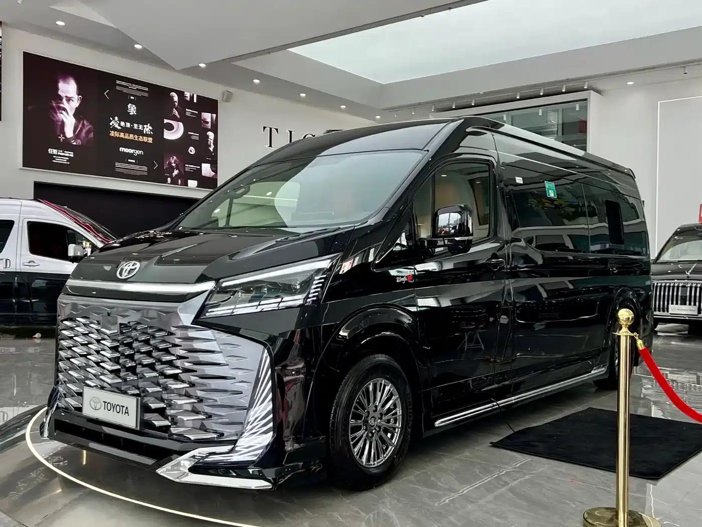 2025 HIACE 3.5L Automatic — миниатюра 1