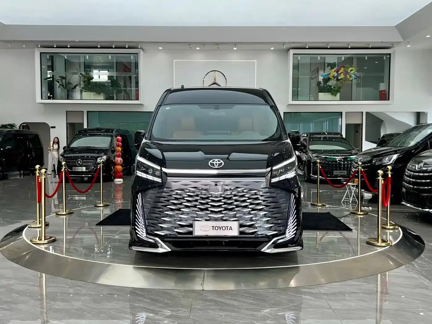 2025 HIACE 3.5L Automatic — миниатюра 2