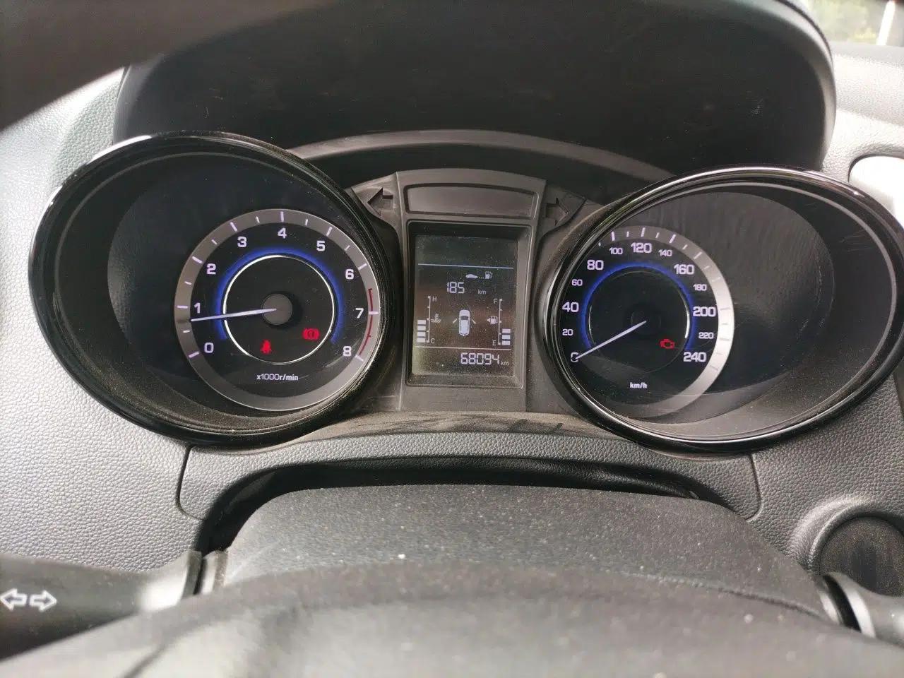 CHANGAN CS15 2016 1.5L Manual Fashion Edition — миниатюра 11