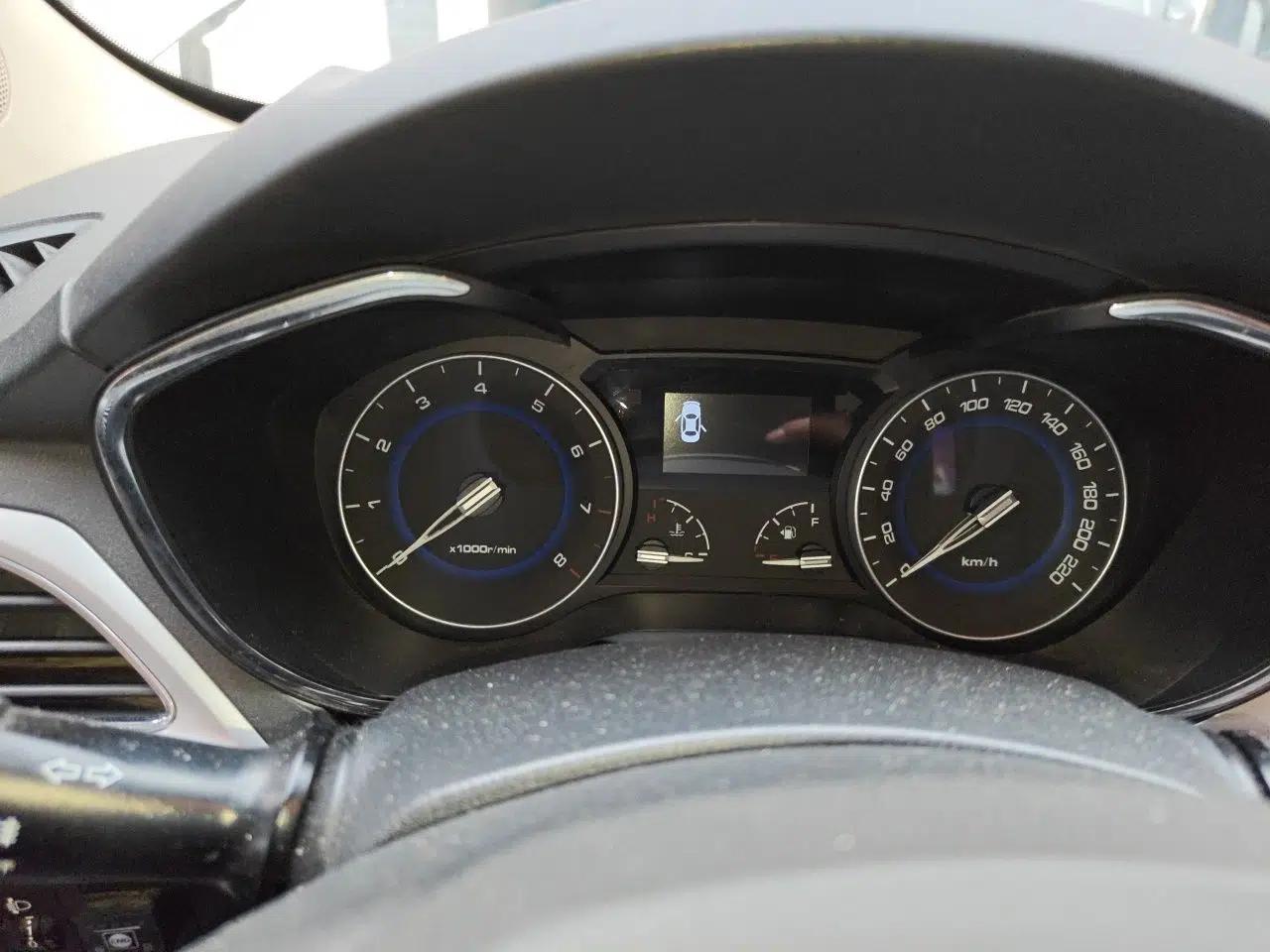 CHANGAN Alsvin V7 2016 1.6L Manual LeShang Model China V Standard — миниатюра 11