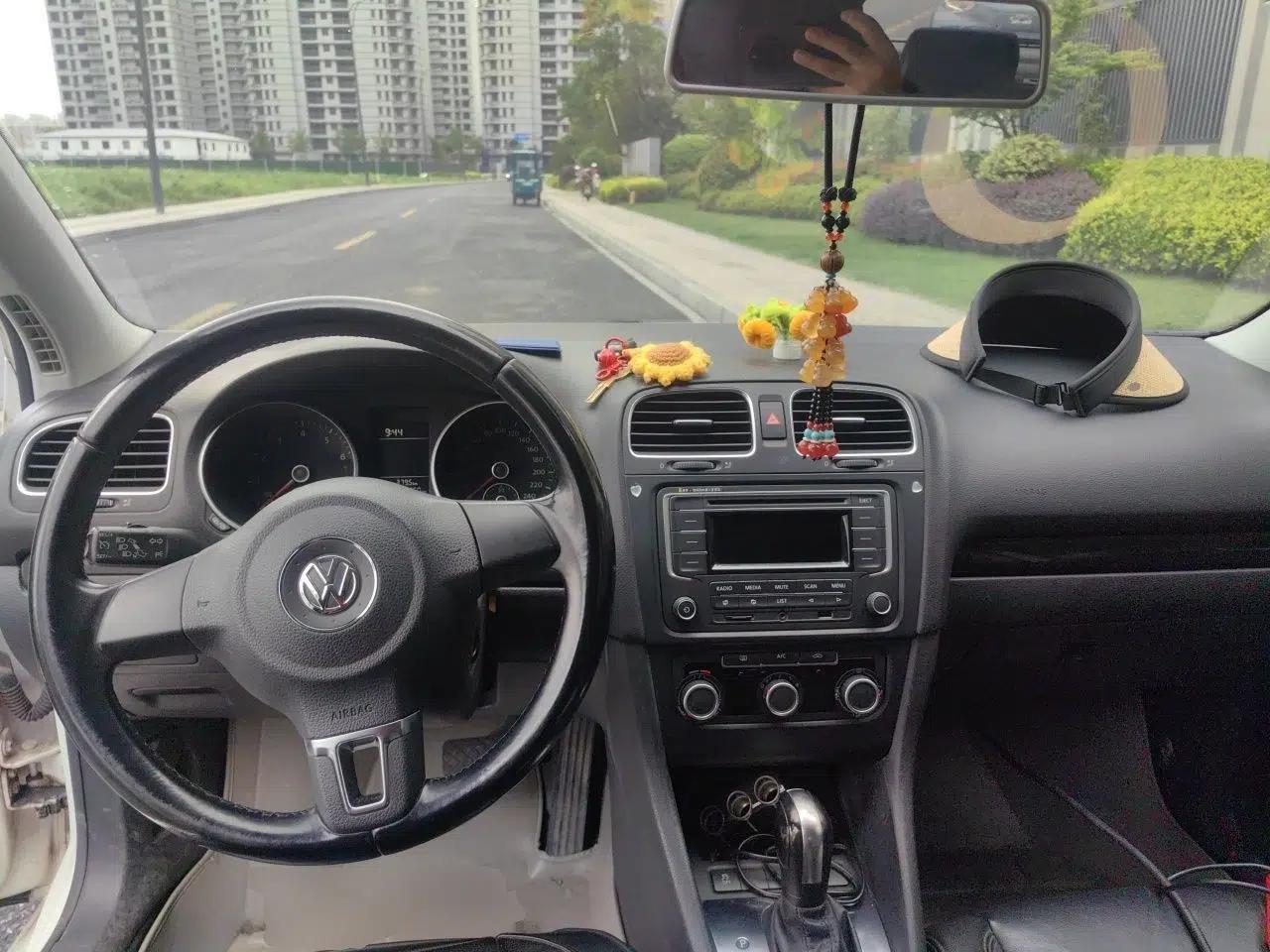 Volkswagen Golf 2014 1.6L Automatic Comfort Model — миниатюра 9