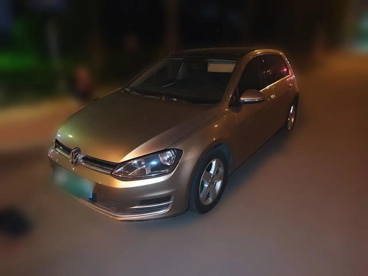 Volkswagen Golf 2015 1.6L Automatic Comfort Model — миниатюра 1
