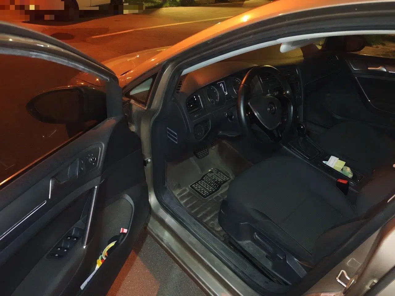 Volkswagen Golf 2015 1.6L Automatic Comfort Model — миниатюра 16