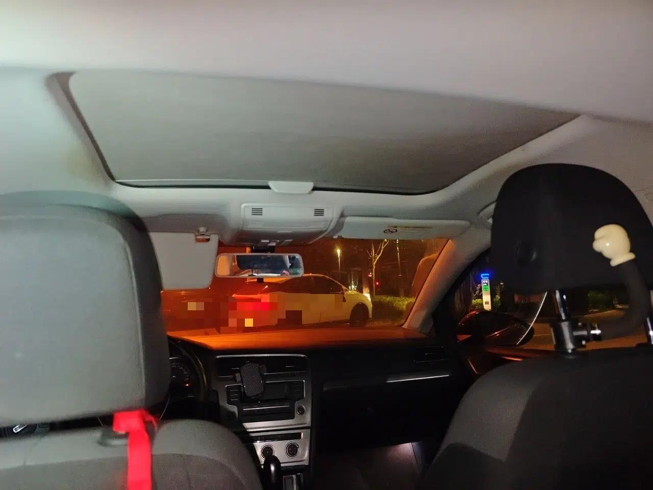 Volkswagen Golf 2015 1.6L Automatic Comfort Model — миниатюра 18