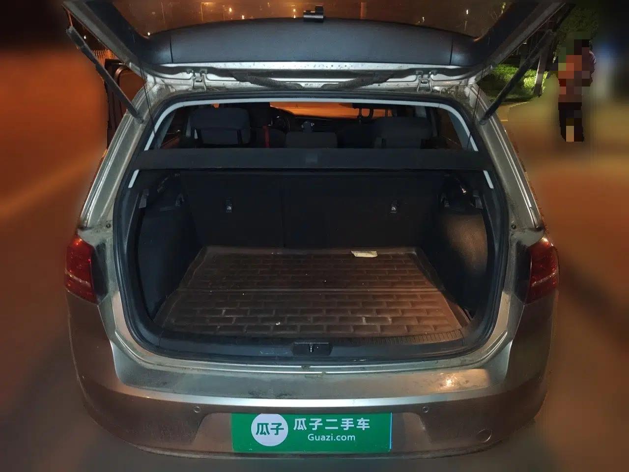 Volkswagen Golf 2015 1.6L Automatic Comfort Model — миниатюра 19