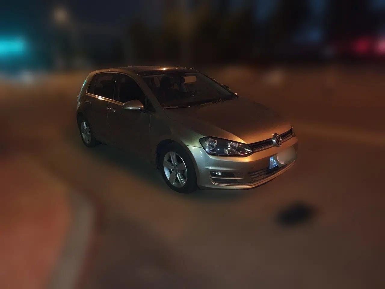 Volkswagen Golf 2015 1.6L Automatic Comfort Model — миниатюра 3