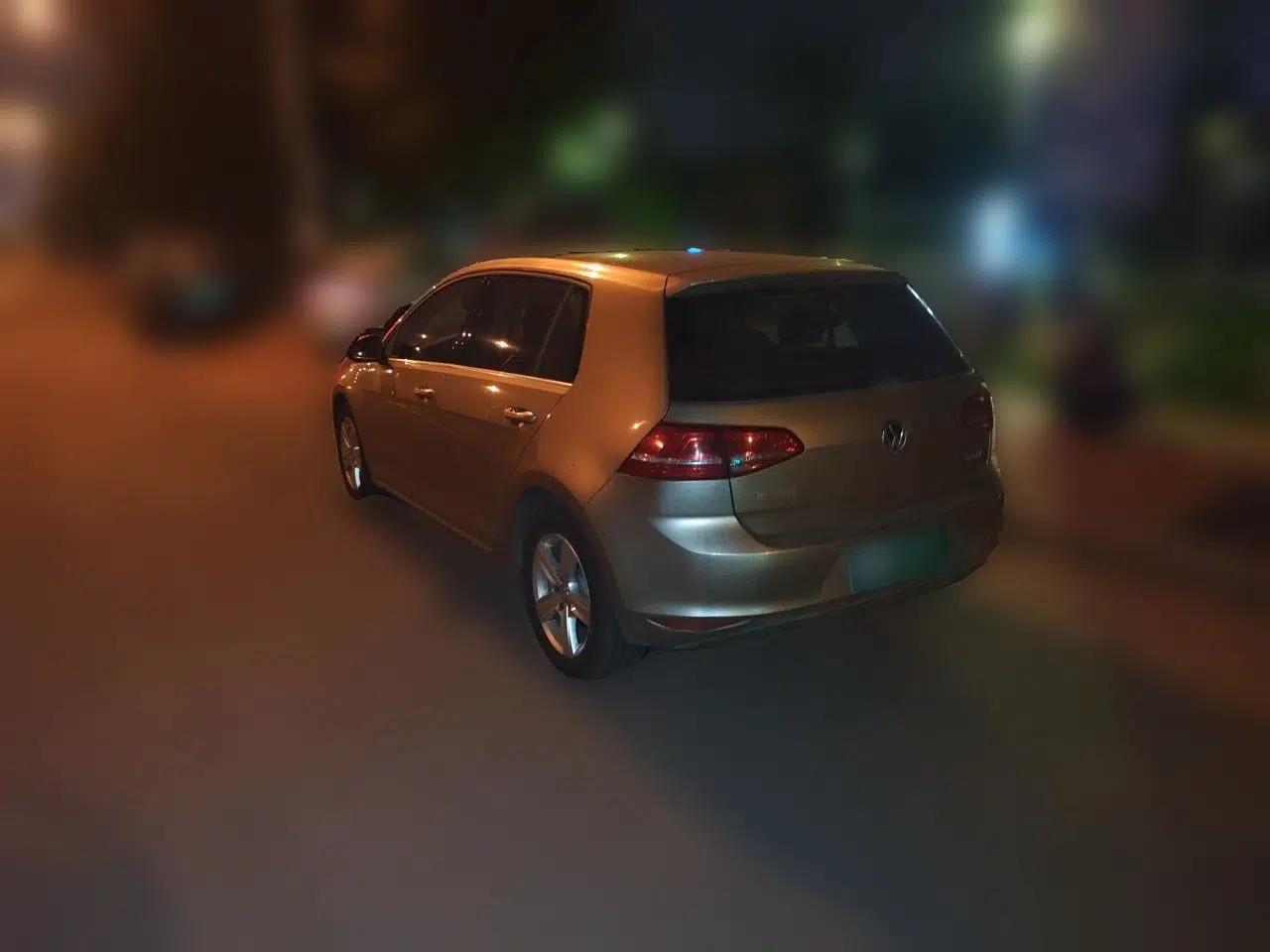 Volkswagen Golf 2015 1.6L Automatic Comfort Model — миниатюра 4