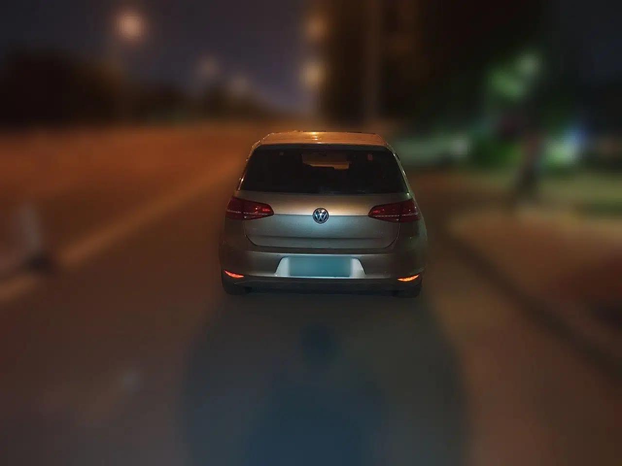 Volkswagen Golf 2015 1.6L Automatic Comfort Model — миниатюра 5