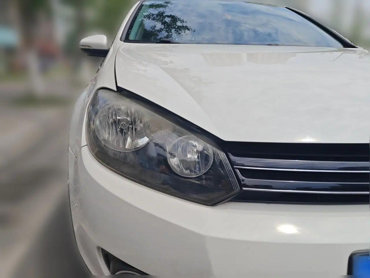 Volkswagen Golf 2012 1.6L Automatic Comfort Model — миниатюра 1