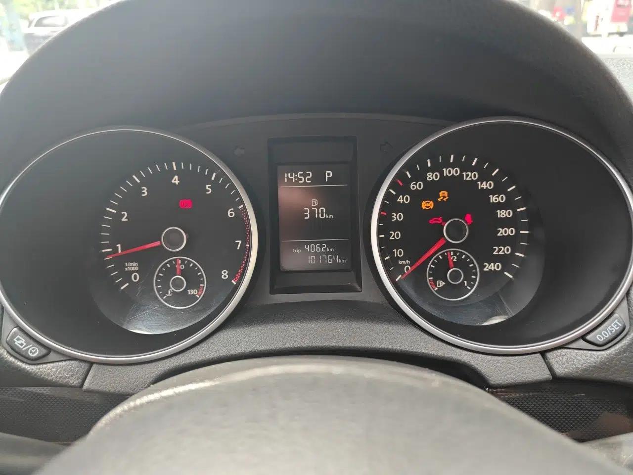 Volkswagen Golf 2012 1.6L Automatic Comfort Model — миниатюра 11