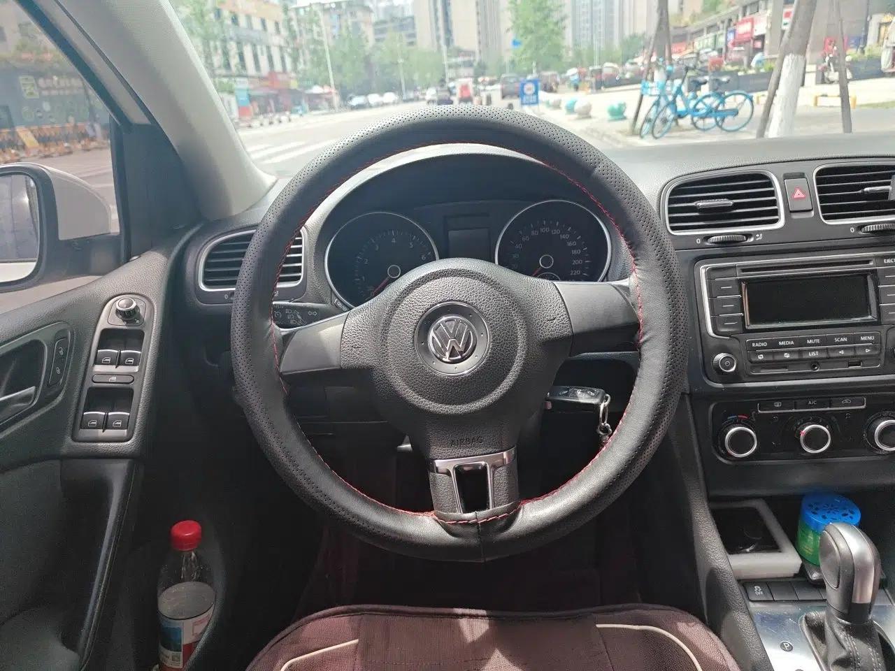 Volkswagen Golf 2012 1.6L Automatic Comfort Model — миниатюра 10