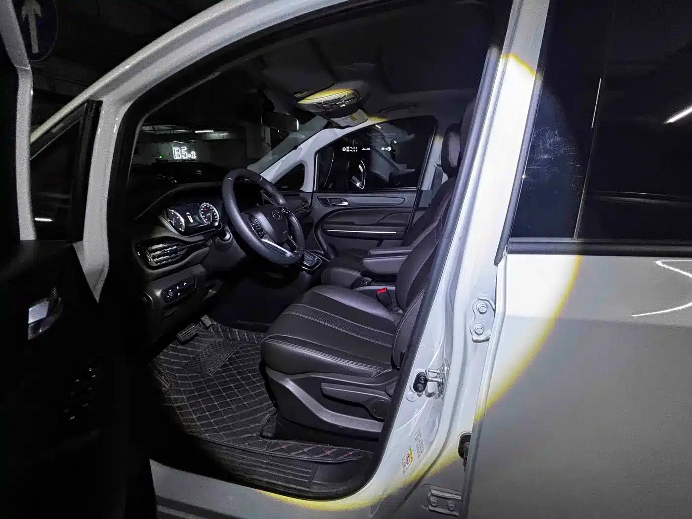 Trumpchi M6 2019 270T Automatic Luxury Edition (7-seater) National V Emission Standard — миниатюра 5