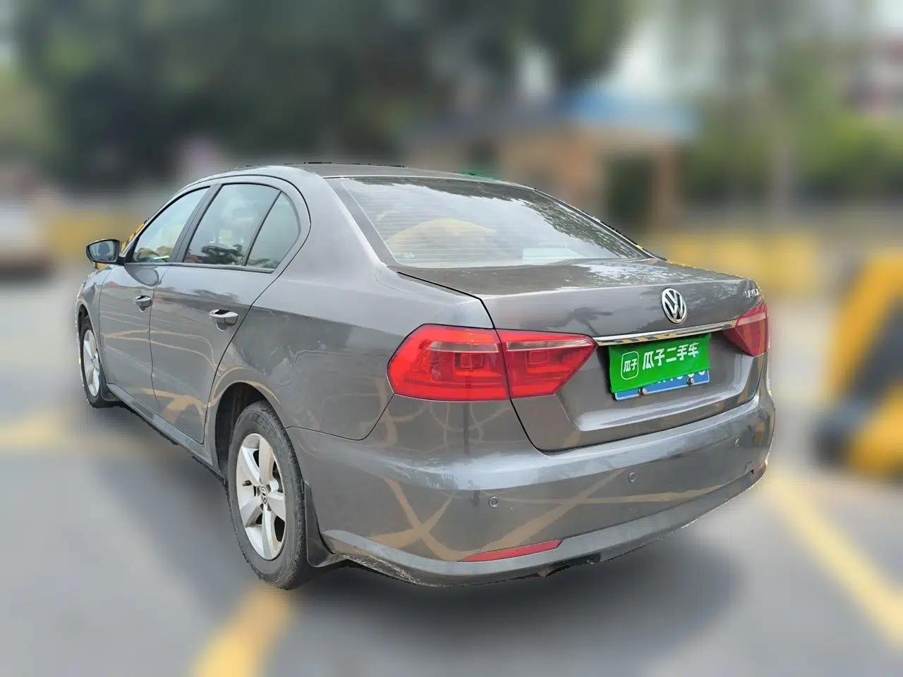 Volkswagen Lavida 2013 Revised Classic 1.6L Automatic Fashion Edition — миниатюра 4