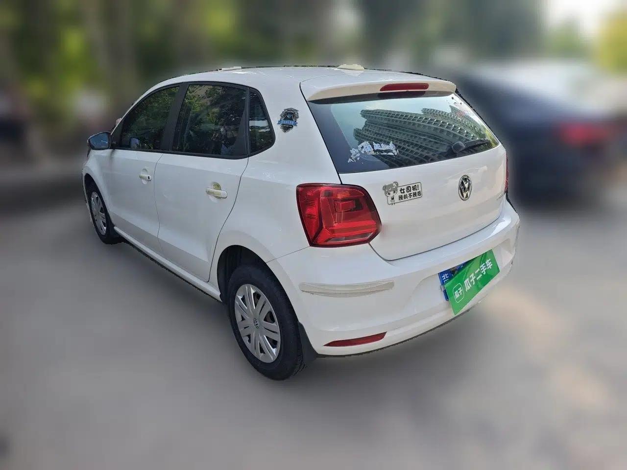Volkswagen Polo 2016 1.4L Manual Fashion Model — миниатюра 4