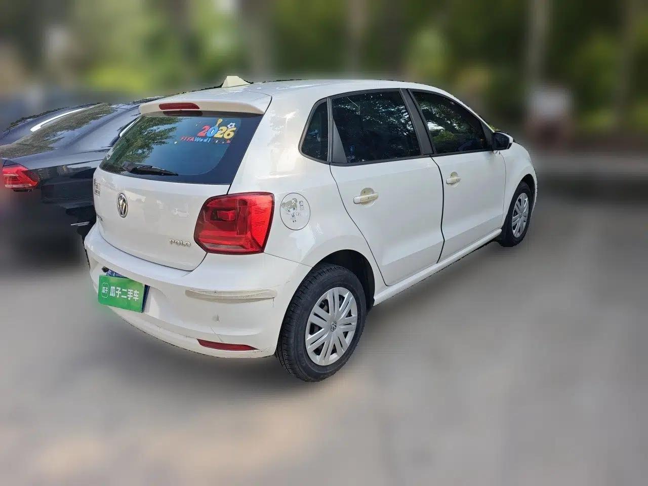 Volkswagen Polo 2016 1.4L Manual Fashion Model — миниатюра 6