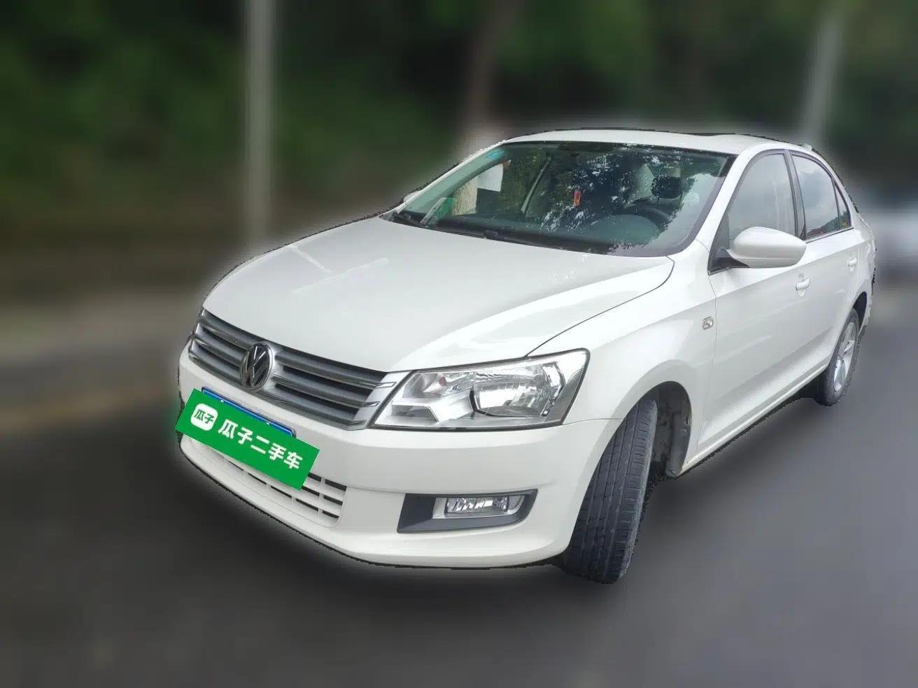 Volkswagen Santana 2015 1.6L Manual Comfort Edition — миниатюра 1