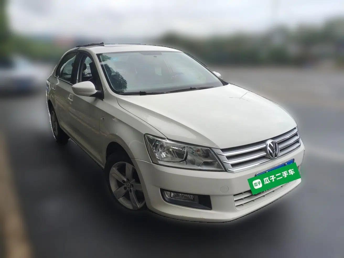 Volkswagen Santana 2015 1.6L Manual Comfort Edition — миниатюра 3
