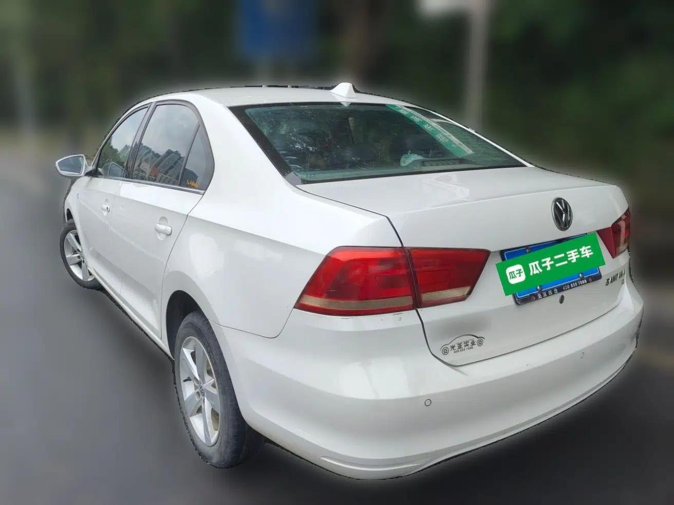 Volkswagen Santana 2015 1.6L Manual Comfort Edition — миниатюра 4