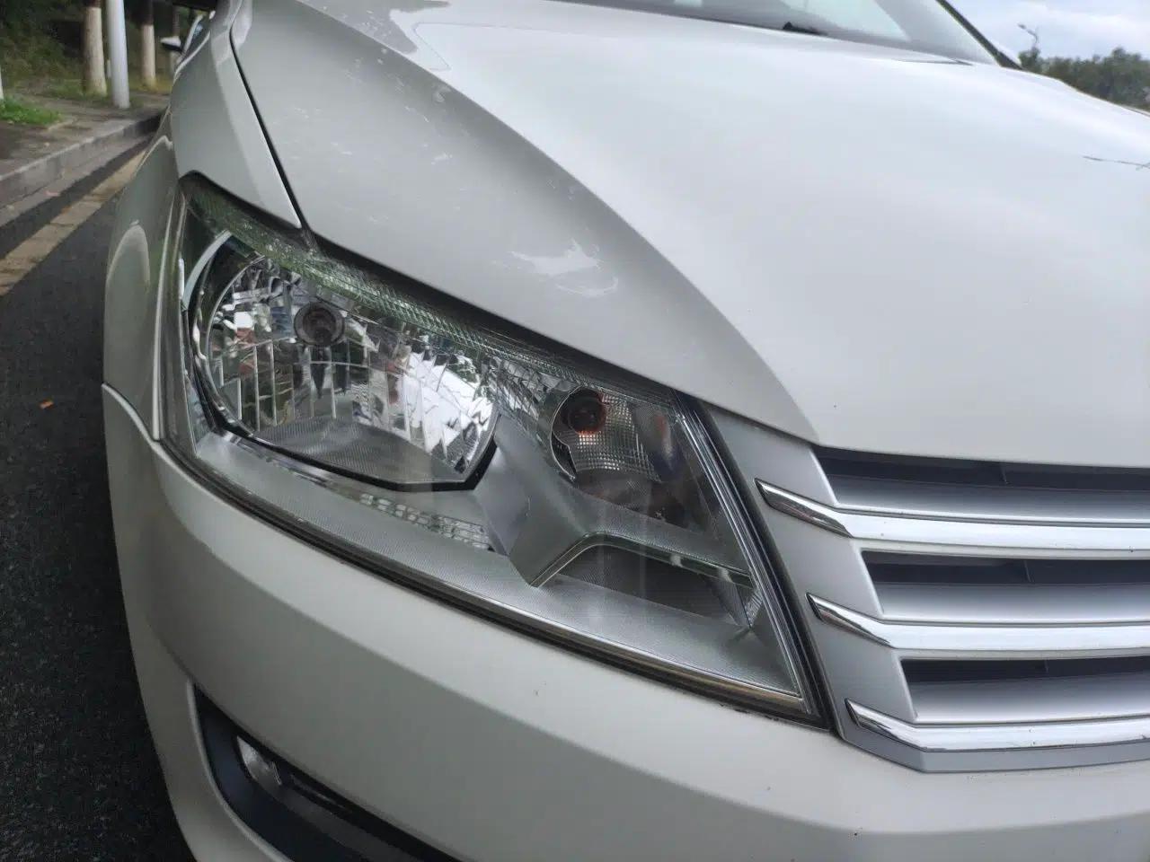 Volkswagen Santana 2015 1.6L Manual Comfort Edition — миниатюра 7