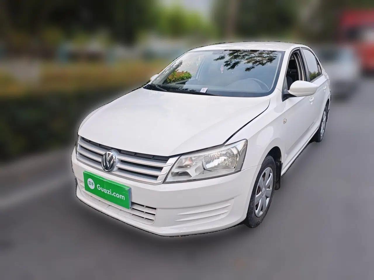 Volkswagen Santana 2015 1.4L Manual Fashion Edition — миниатюра 1