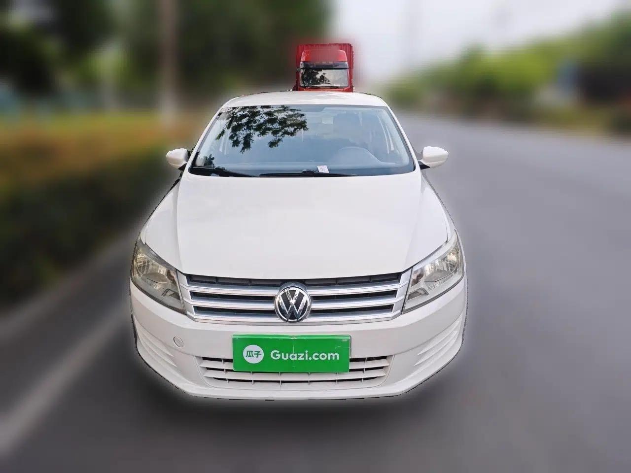 Volkswagen Santana 2015 1.4L Manual Fashion Edition — миниатюра 2