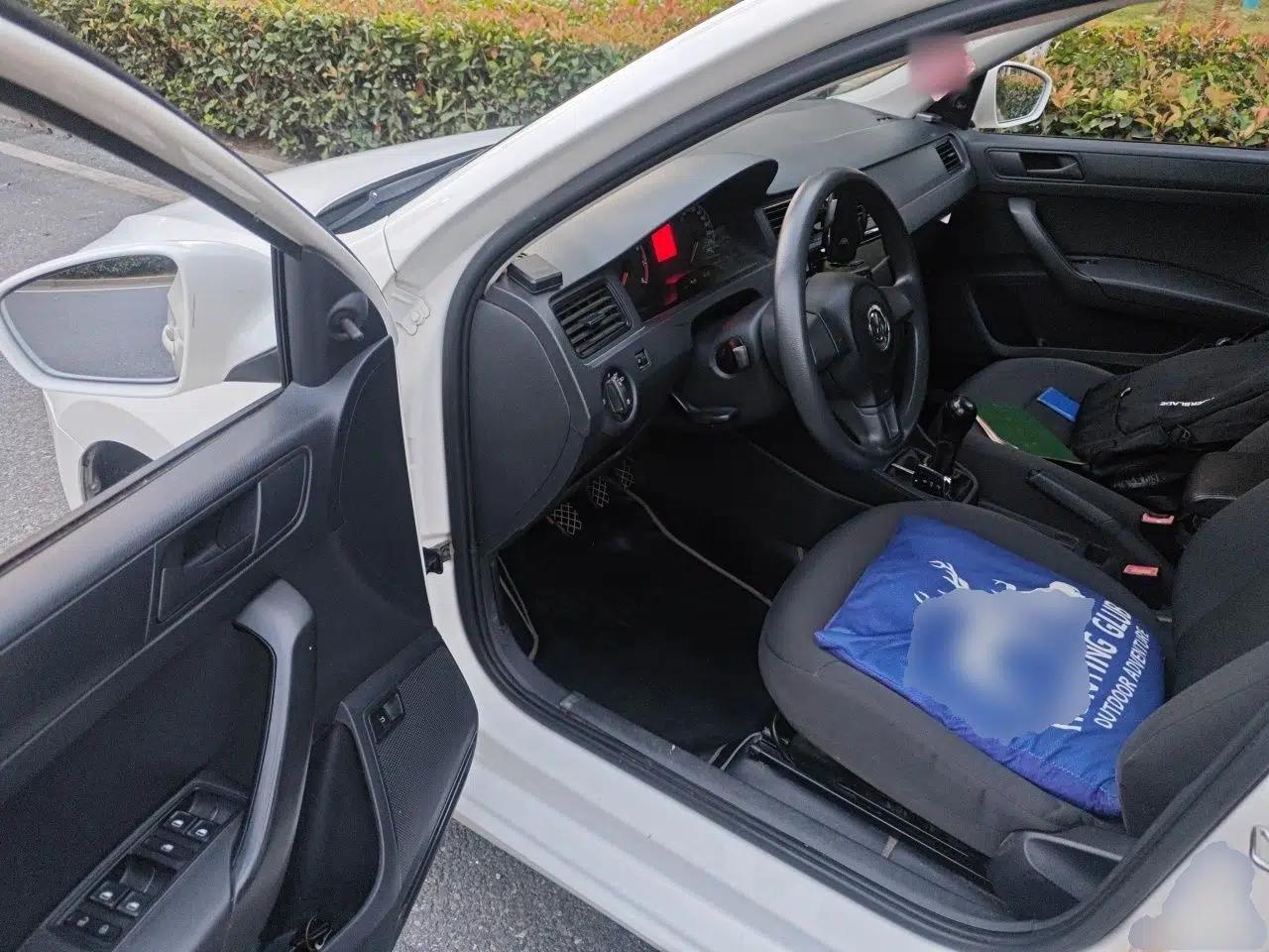 Volkswagen Santana 2015 1.4L Manual Fashion Edition — миниатюра 16