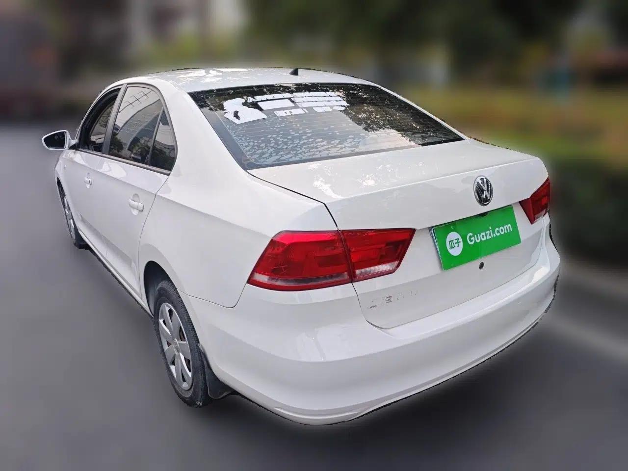 Volkswagen Santana 2015 1.4L Manual Fashion Edition — миниатюра 4