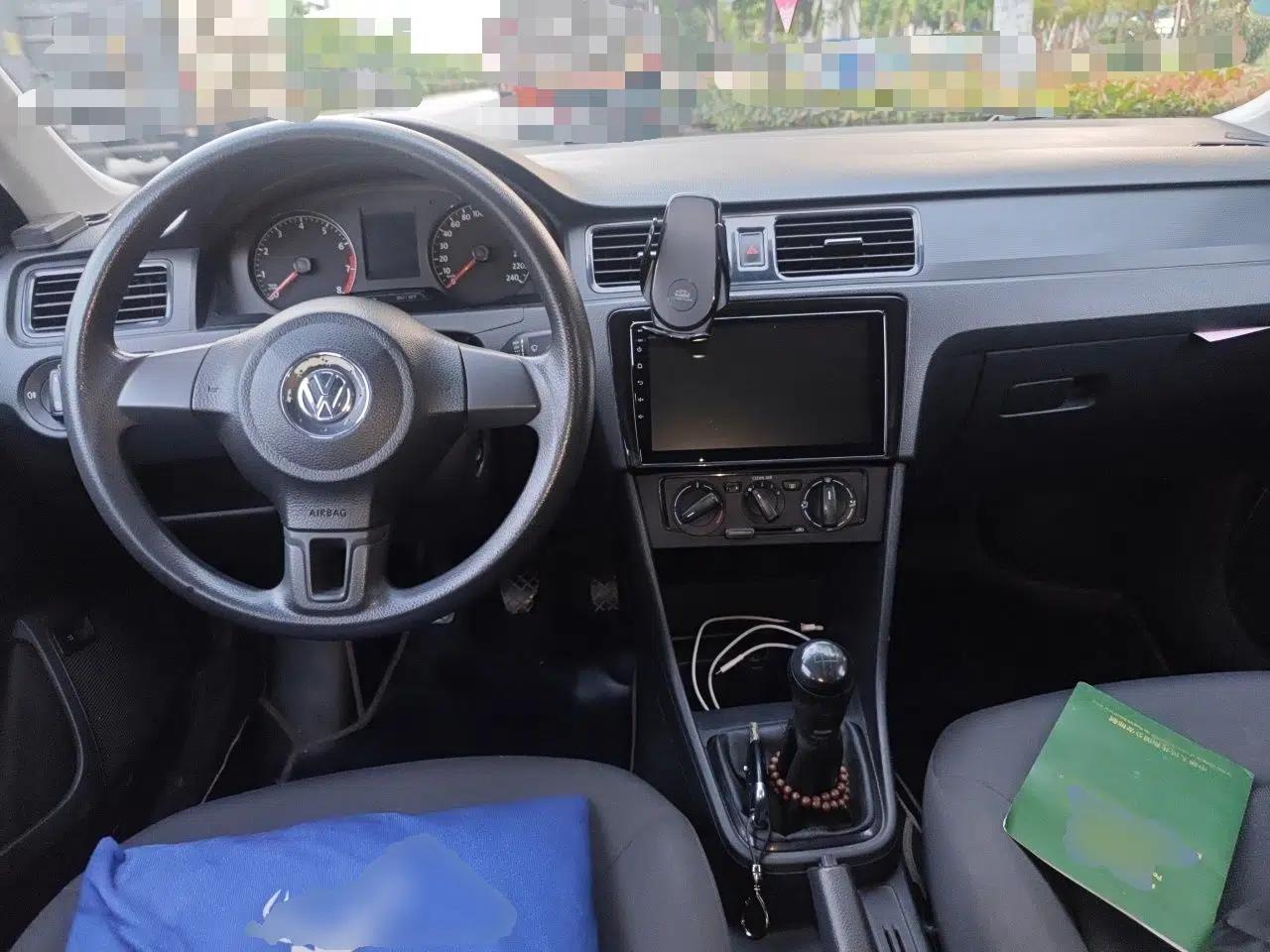 Volkswagen Santana 2015 1.4L Manual Fashion Edition — миниатюра 9