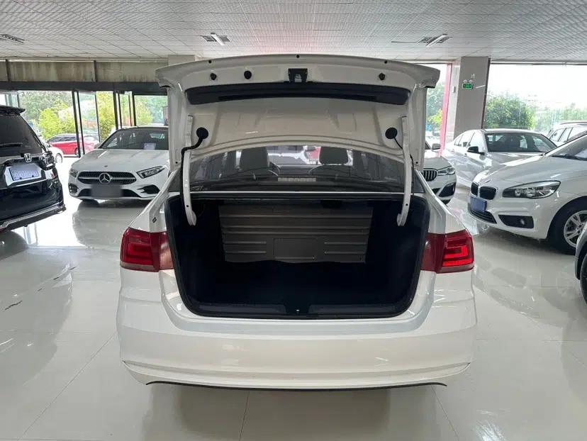 Volkswagen Santana 2021 1.5L Automatic Fashion Edition — миниатюра 11