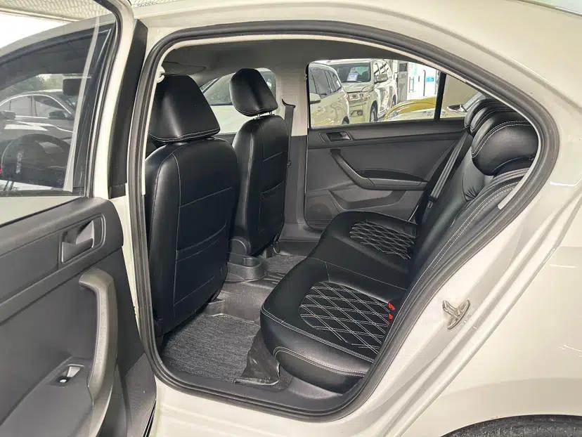 Volkswagen Santana 2021 1.5L Automatic Fashion Edition — миниатюра 31