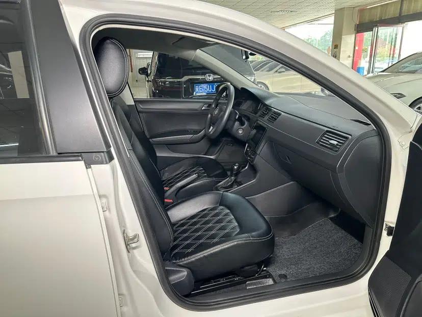Volkswagen Santana 2021 1.5L Automatic Fashion Edition — миниатюра 32