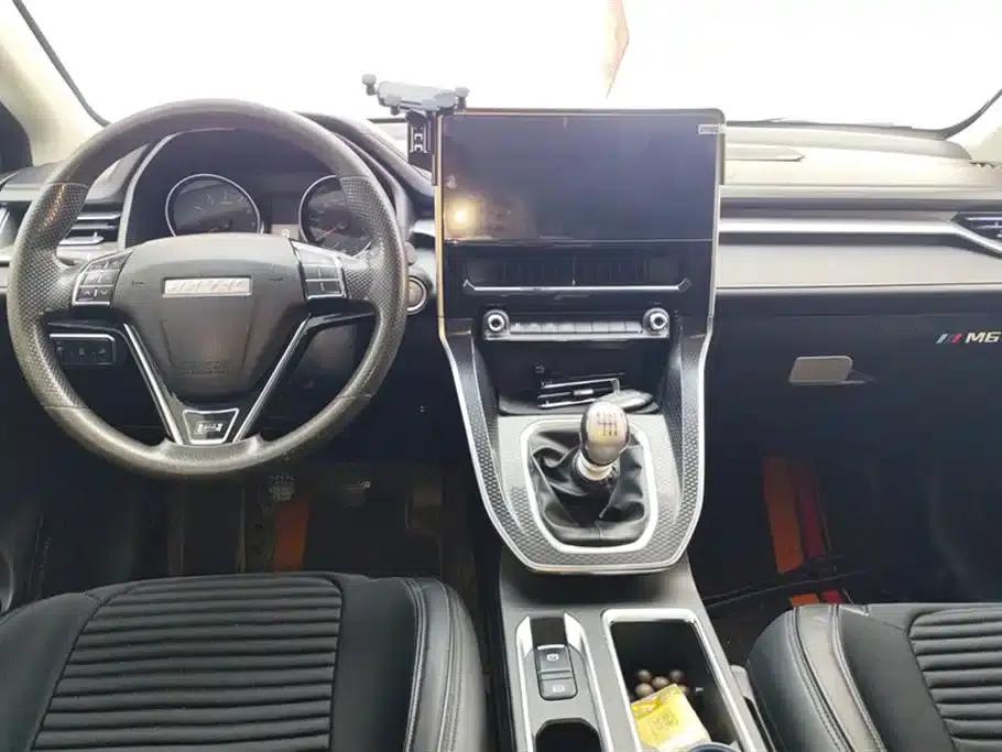 Haval M6 2021 PLUS 1.5T Manual Elite Intelligent Connectivity Edition — миниатюра 12