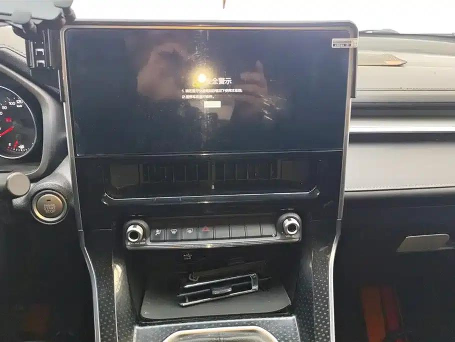 Haval M6 2021 PLUS 1.5T Manual Elite Intelligent Connectivity Edition — миниатюра 13