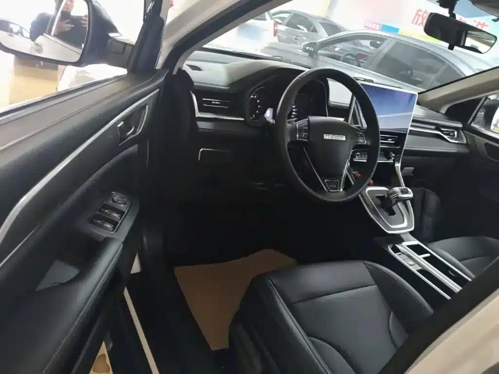 Haval M6 2021 PLUS 1.5T DCT Luxury Intelligent Connectivity Edition — миниатюра 16
