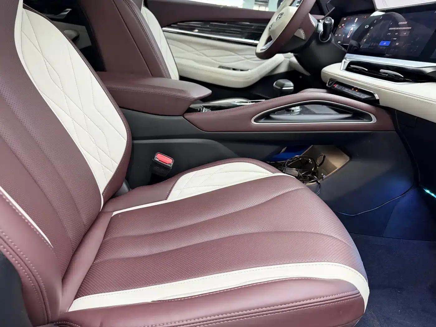 Geely Xingyue L 2024 2.0TD High-Power Automatic Two-Wheel Drive Cloud Edition — миниатюра 9