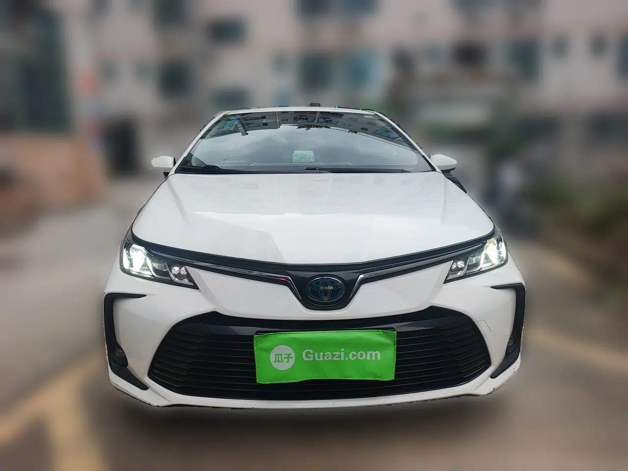 Toyota Corolla 2019 Dual-Engine 1.8L E-CVT GL-i Elite Edition — миниатюра 2